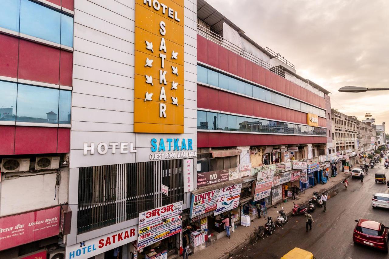סוראט Hotel Satkar מראה חיצוני תמונה