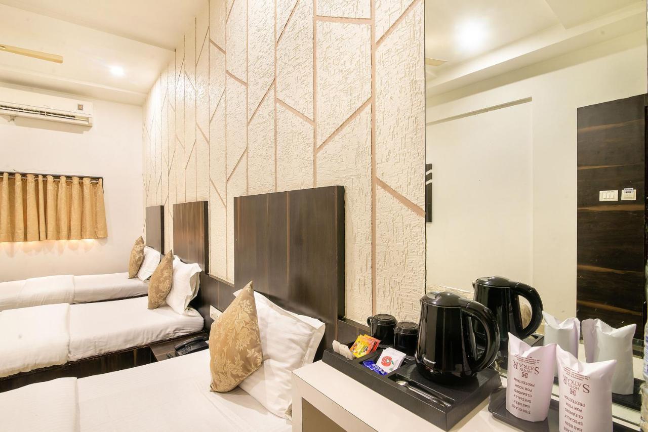 סוראט Hotel Satkar מראה חיצוני תמונה