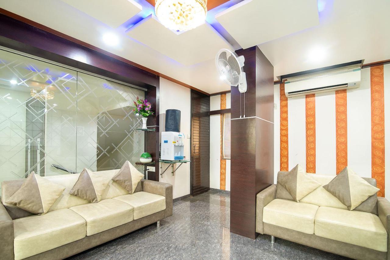 סוראט Hotel Satkar מראה חיצוני תמונה