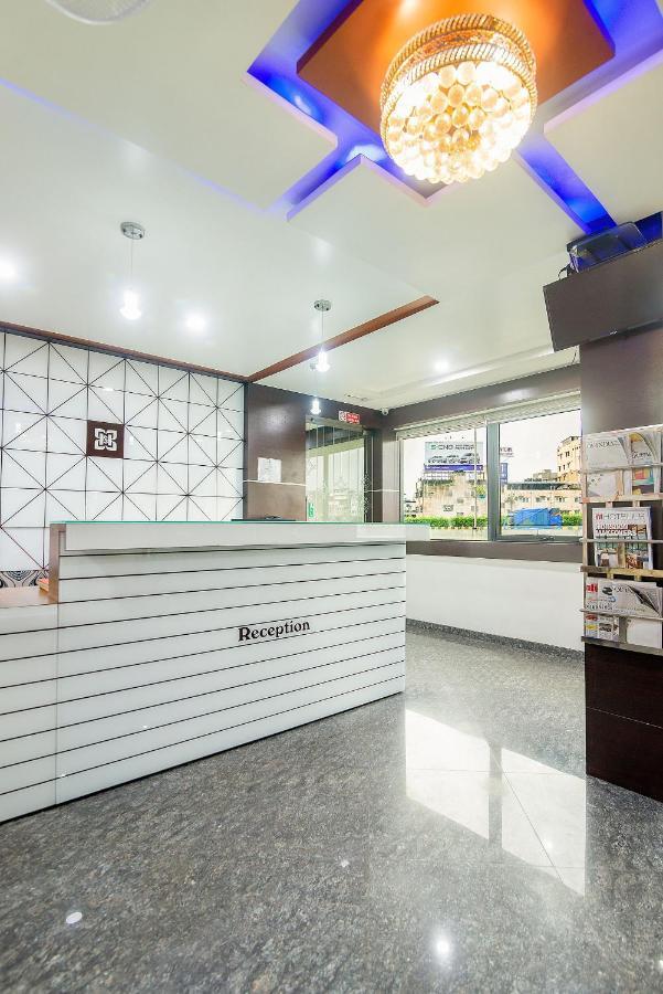 סוראט Hotel Satkar מראה חיצוני תמונה